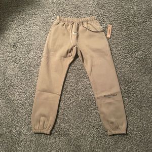 ESSENTIALS SWEATPANTS